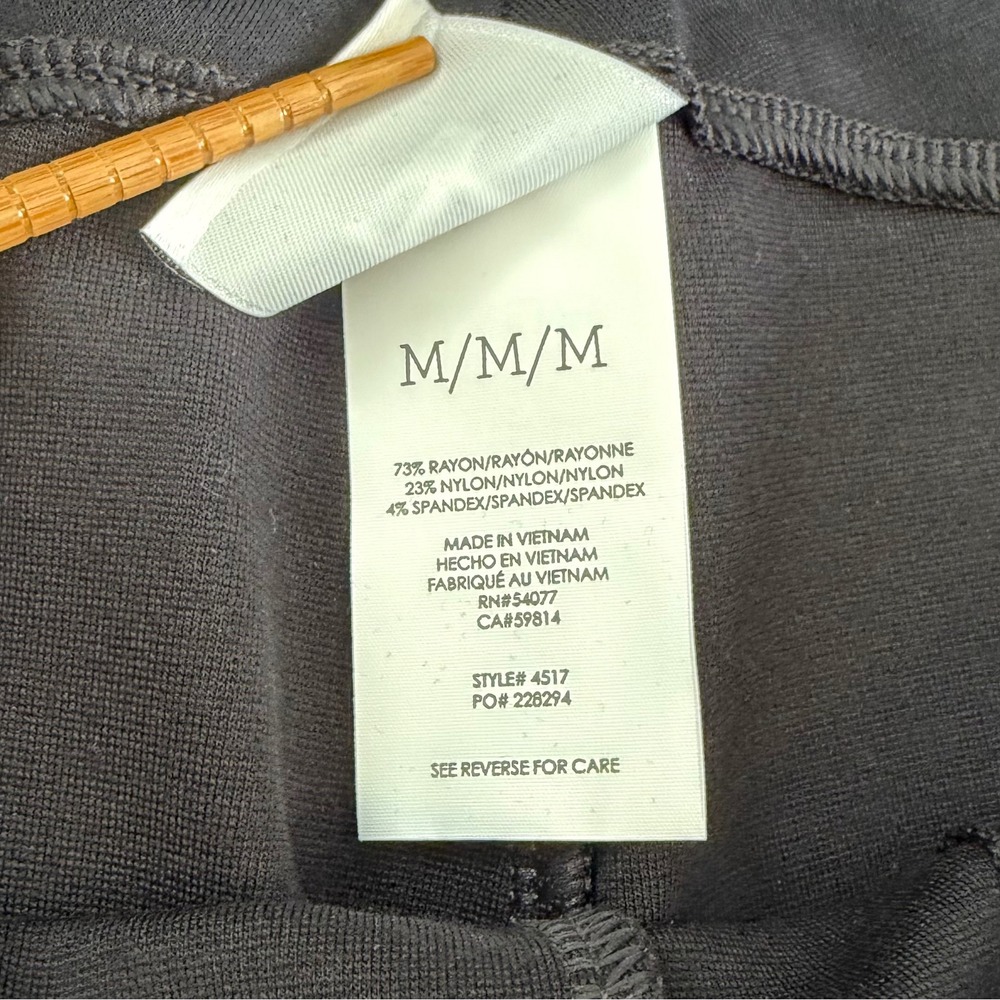 Cabi 4517 Black Ankle Zip Ponte Leggings Sz M NWOT Elevated Athleisure Travel - Picture 6 of 8